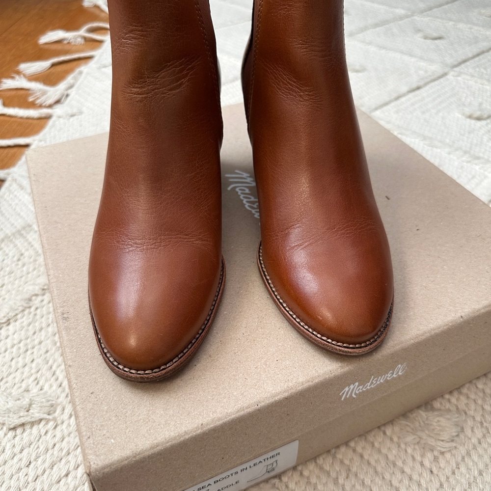 Madewell Chelsea Boot - Picture 2 of 5